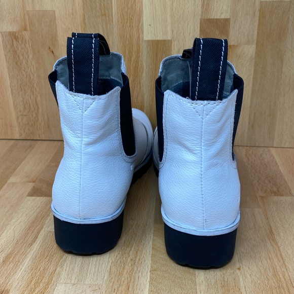 JBU Boots - Picture 8 of 10